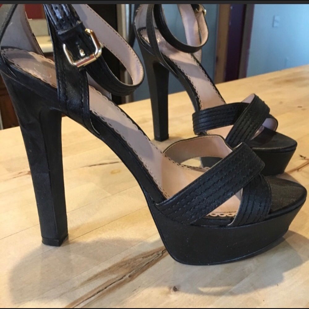 ❤️VICTORIA’S SECRET💋 PLATFORM SANDAL-9 - Picture 2 of 7